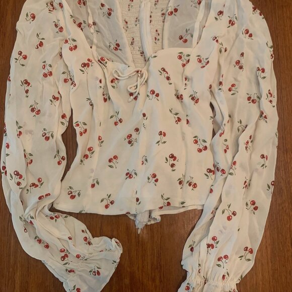 Chase Cherry Print Sweetheart Crepe Top in Cherry Pit, size 6 - Picture 5 of 11